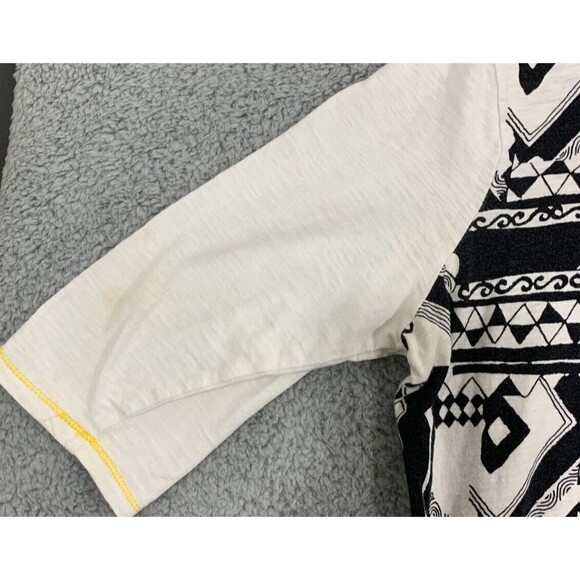 ONQUE PETITE PXL Beaded Butterfly Geometric Designs Short Sleeve Blouse Top - Picture 6 of 10